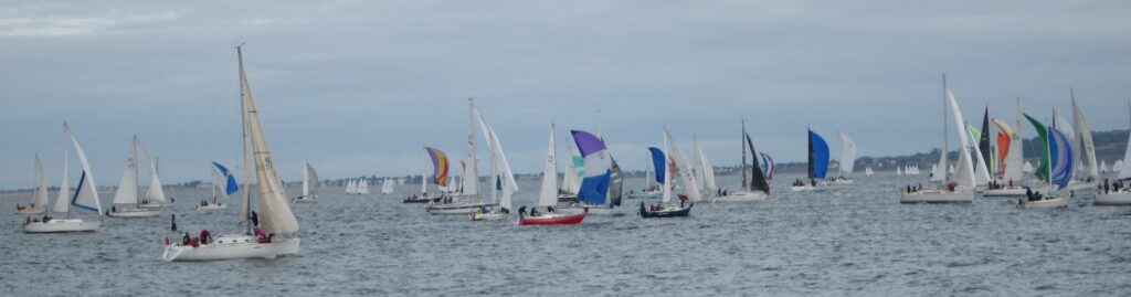 Kish race boats at start