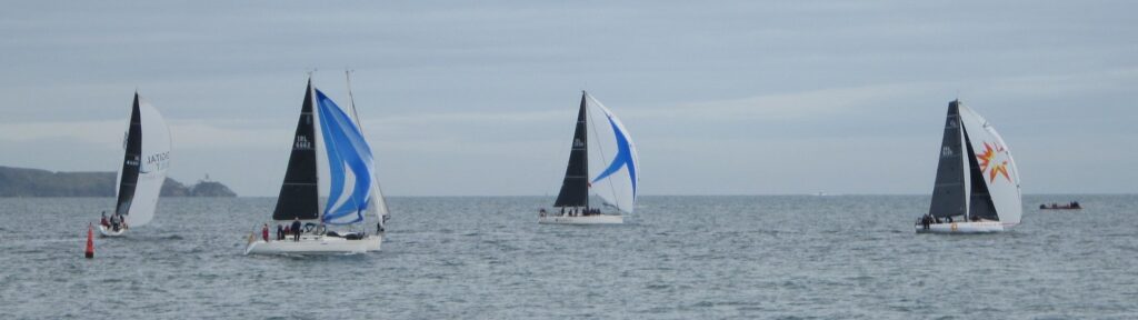 Kish race boats after start
